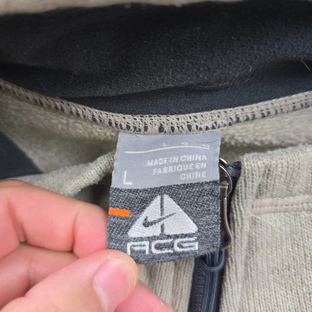 Nike ACG Technical Quarter-Zip Fleece Pullover Sweater Mens Large Beige Outdoors